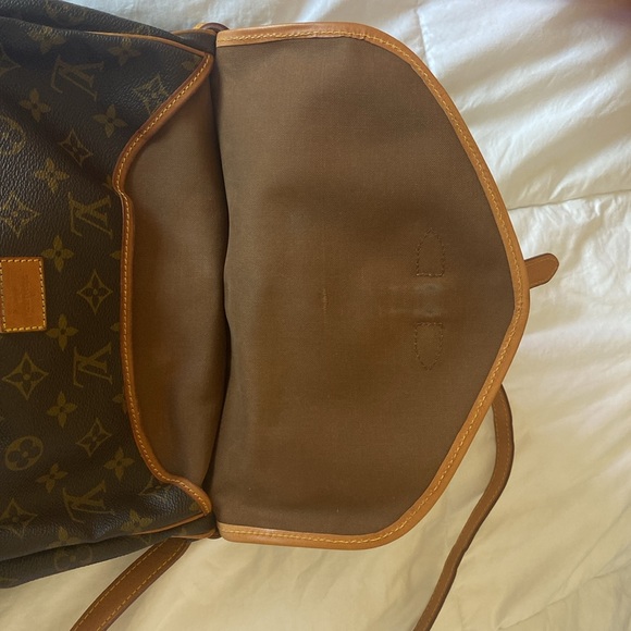 100% Authentic LOUIS VUITTON Saumur 30 Monogram Shoulder Bag. - Picture 6 of 16